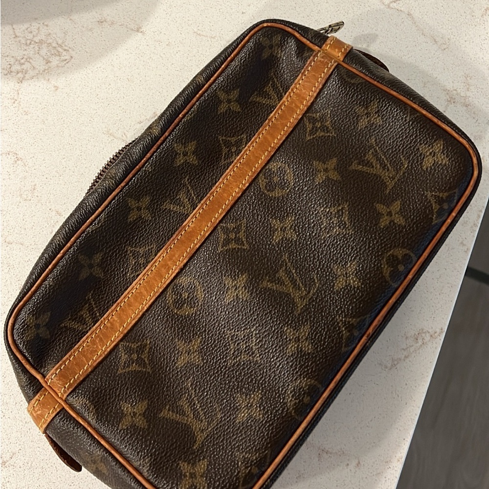 Authentic vintage Louis Vuitton pouch/ make up pouch